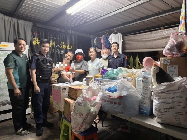 枋警結合善心送暖　關懷失親及弱勢兒少1